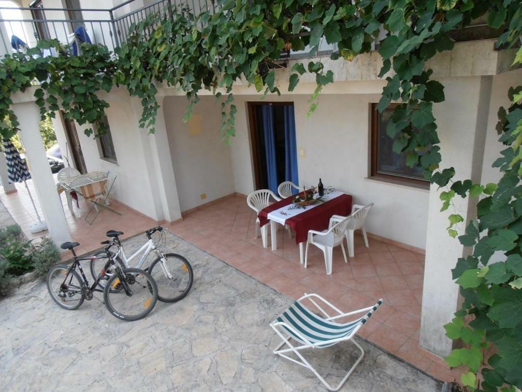 Apartment In Funtana With Seaview, Balcony, Air Condition, Wifi Extérieur photo